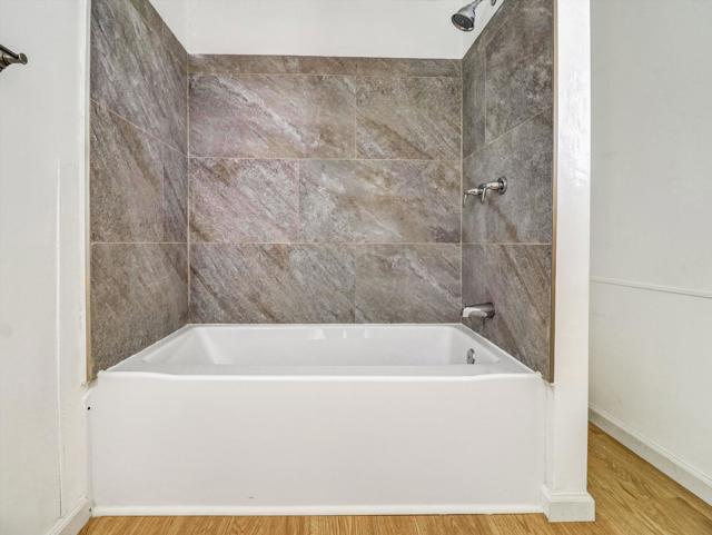 31-2204 Ocean Side Avenue-31