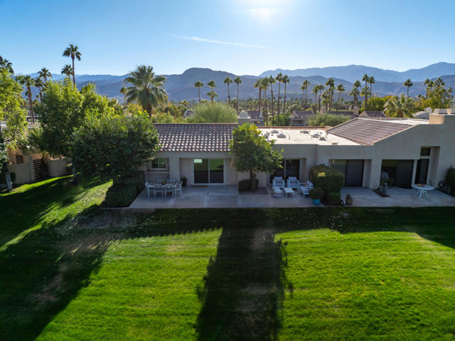 35 Mission Court Court, Rancho Mirage CA: https://media.crmls.org/mediaz/a3468bec-3611-4dc7-9993-5707a48d3597.jpg