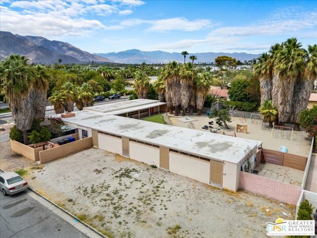 490 S Compadre Road, Palm Springs CA: https://media.crmls.org/mediaz/a347f1de-dda0-4b7a-91e5-3825f7c6d984.jpg