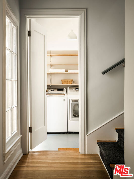 131 S Arden Boulevard, Los Angeles CA: https://media.crmls.org/mediaz/a3480fad-39a9-4e5f-ad77-fa77f29a9b4f.jpg