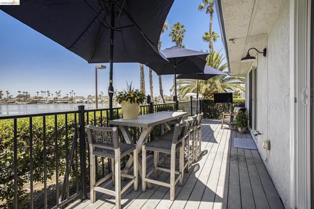 1550 Trawler St, Discovery Bay CA: https://media.crmls.org/mediaz/a348a682-7580-4ae3-ba66-e993db5779d0.jpg