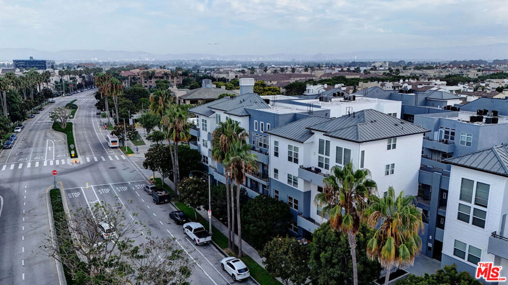 https://media.crmls.org/mediaz/a3492ceb-9a34-4aec-a504-3c98c8708107.jpg?preset=X-Large
