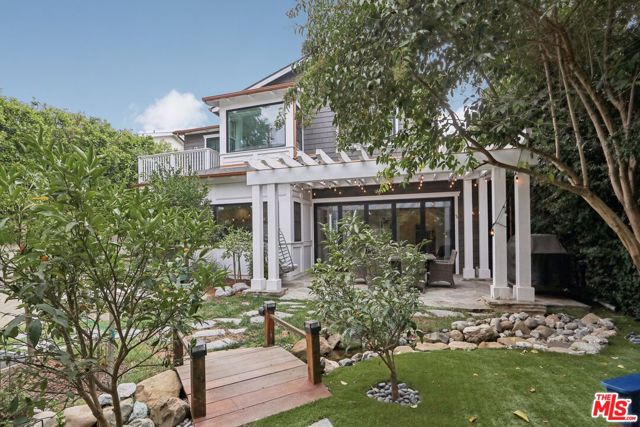 3143 Shelby Drive, Los Angeles CA: https://media.crmls.org/mediaz/a349a912-f03f-467b-a7d2-17cbacfb89bc.jpg