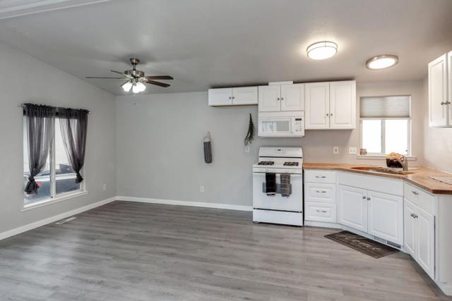3320 Del Monte Boulevard, Marina CA: https://media.crmls.org/mediaz/a349b14d-34d1-4caa-9c6b-dd56a1750d7b.jpg