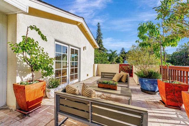 3704 Fair Oaks Avenue, Menlo Park CA: https://media.crmls.org/mediaz/a34a27e1-6853-4cd3-a1b1-b4ddf4c96af5.jpg