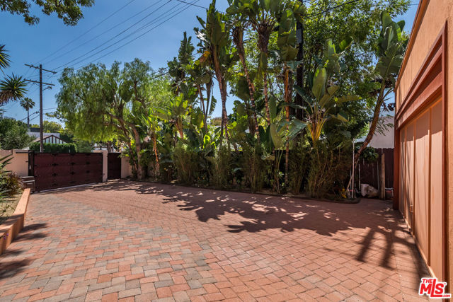 755 S Highland Avenue, Los Angeles CA: https://media.crmls.org/mediaz/a34a28b3-40f6-4a01-98d4-724ef2994c36.jpg