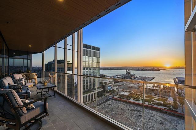888 W E Street, San Diego CA: https://media.crmls.org/mediaz/a34ad3a5-c4a7-4880-8331-3ad158d4d462.jpg