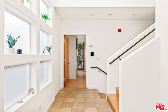 502 Rosecrans Avenue, Manhattan Beach, California 90266, 2 Bedrooms Bedrooms, ,2 BathroomsBathrooms,Residential,For Sale,Rosecrans,26828137