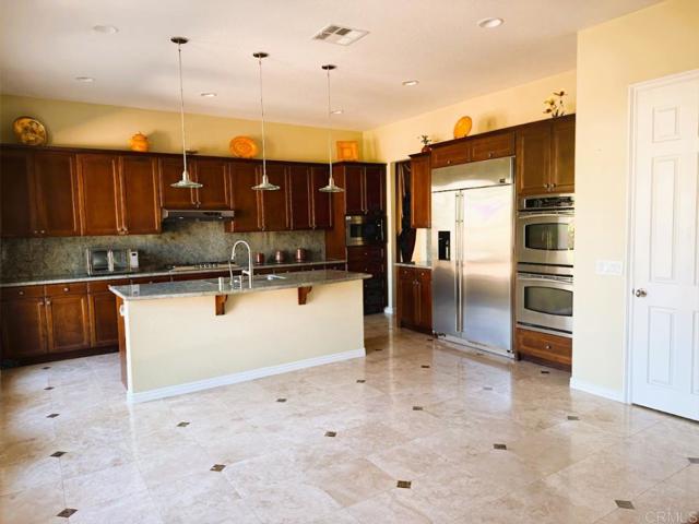 Detail Gallery Image 7 of 10 For 13207 Sunset Point Way, San Diego,  CA 92130 - 5 Beds | 4/1 Baths