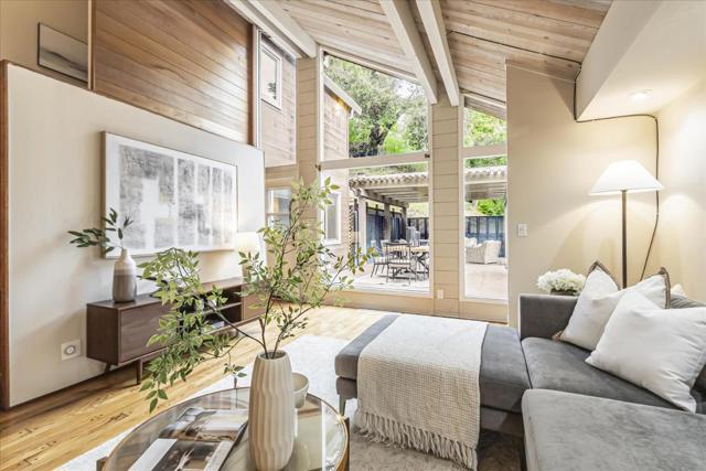 19233 Mountain Way, Los Gatos CA: https://media.crmls.org/mediaz/a34bef56-ce71-4c43-8461-c90828b73b03.jpg