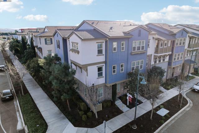 Image 41 of 53 For 3062 Maguire Way