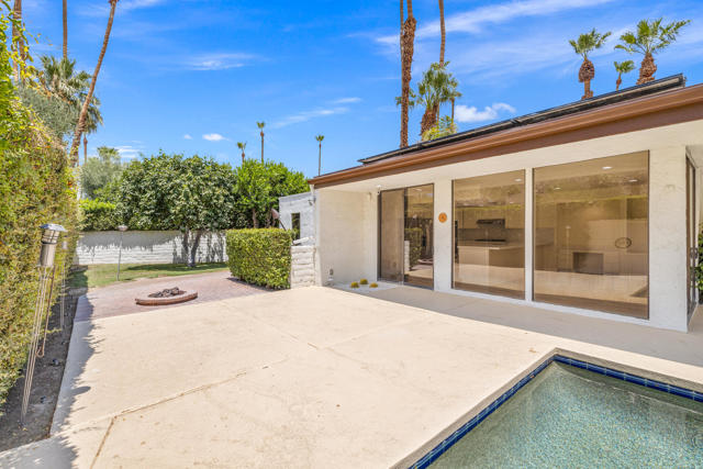 46428 War Bonnet Circle, Indian Wells CA: https://media.crmls.org/mediaz/a34c6082-fac8-4ce7-81cf-657fb6e75e28.jpg