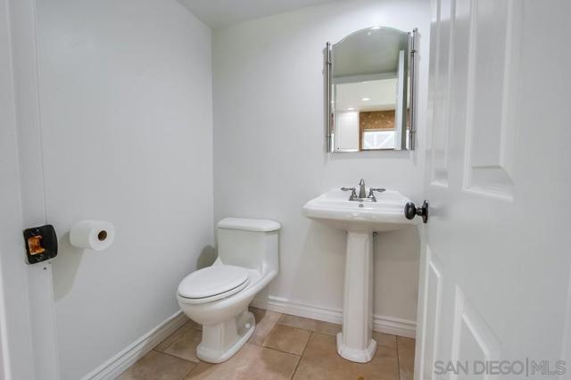12709 Treeridge Ter, Poway CA: https://media.crmls.org/mediaz/a34c6872-ed37-4466-81a0-381297b406f7.jpg