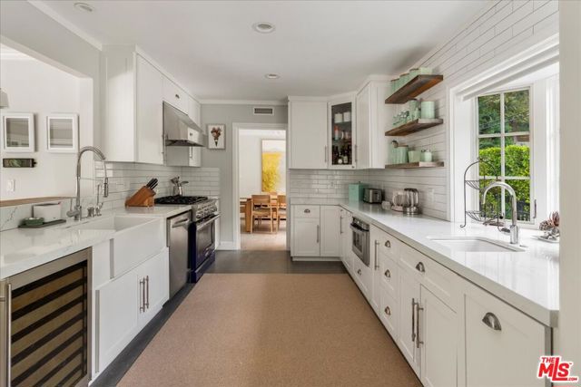 3479 Mandeville Canyon Road, Los Angeles CA: https://media.crmls.org/mediaz/a34c7178-0a33-402c-9a8c-8dc8abfd2a5b.jpg