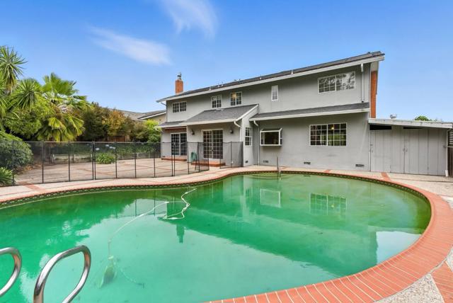 1675 Escalante Way, Burlingame CA: https://media.crmls.org/mediaz/a34cd056-bf37-4376-92a2-9d4533f1acfd.jpg