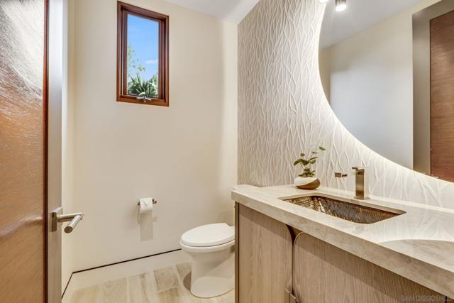 8070 La Jolla Scenic Dr N, La Jolla CA: https://media.crmls.org/mediaz/a34d1671-3e50-4a99-8577-361ef8aa4eeb.jpg