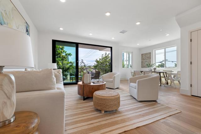 Detail Gallery Image 13 of 42 For 310 Chinquapin Ave, Carlsbad,  CA 92008 - 4 Beds | 3/1 Baths