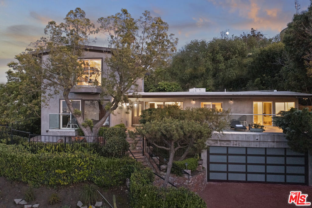 14210 Mulholland Drive, Los Angeles, CA 90077