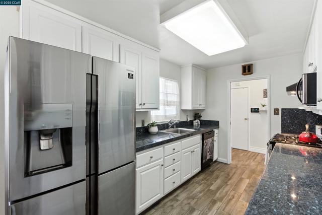 1201 Valle Vista Ave, Vallejo CA: https://media.crmls.org/mediaz/a34dcec3-3f5c-4a8c-a58d-e5c78e3bf1ba.jpg