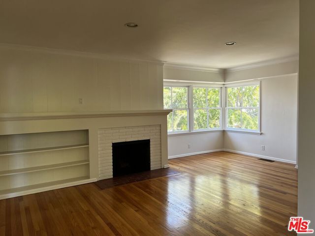 130 S Bowling Green Way, Los Angeles CA: https://media.crmls.org/mediaz/a34e08de-69e9-475c-b0a2-54d0cd9043dc.jpg