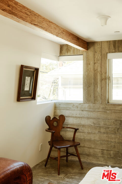8866 Wonderland Avenue photo 22