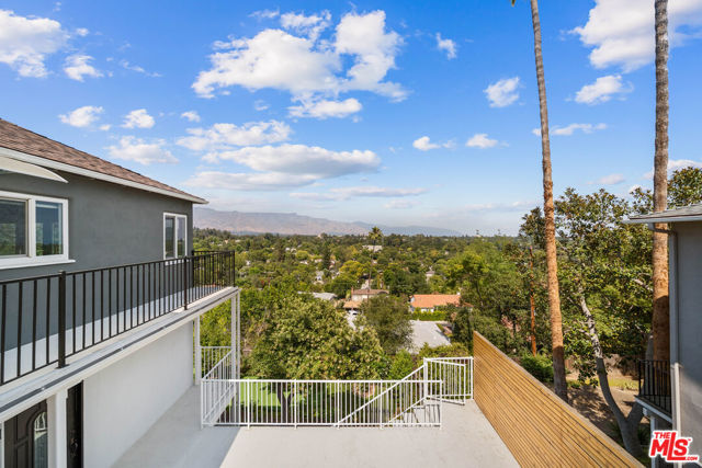 334 Anita Drive, Pasadena CA: https://media.crmls.org/mediaz/a34e2edd-0c00-4a71-b297-5849f7d08a0c.jpg