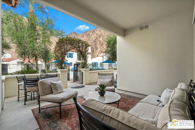 48472 Legacy Drive, La Quinta CA: https://media.crmls.org/mediaz/a34e8696-b78e-4602-b646-268ba54ab134.jpg