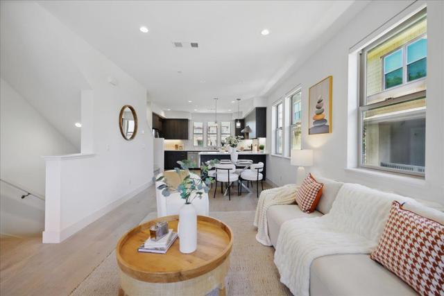 332 Marquetta Circle, Mountain View CA: https://media.crmls.org/mediaz/a34ee728-afbb-4c2b-b694-85accae643f2.jpg