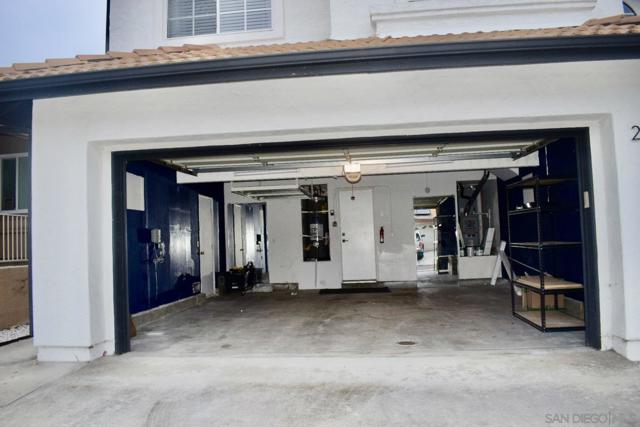 2206 Luz Way, Oceanside CA: https://media.crmls.org/mediaz/a34f0be8-07f7-4d04-9e6d-cb5e3e879613.jpg