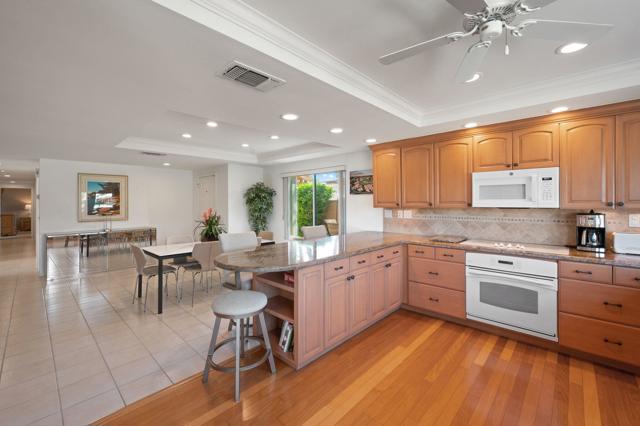 38 Conejo Circle, Palm Desert CA: https://media.crmls.org/mediaz/a34f2093-87de-4a5d-b6f4-0bb173eb2b19.jpg