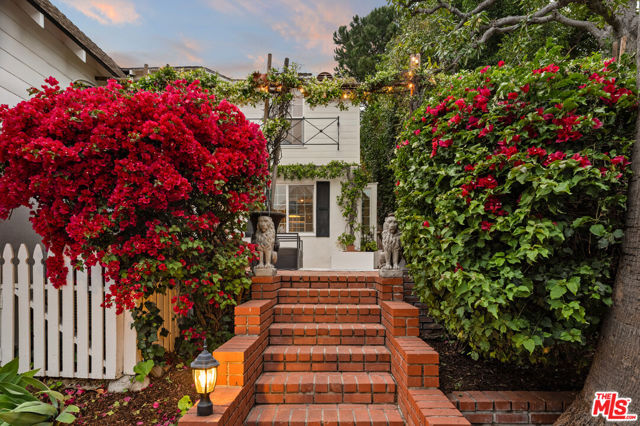 6475 San Marco Circle, Los Angeles CA: https://media.crmls.org/mediaz/a34f61fc-7d54-4c6e-8062-1db3e0c98a23.jpg