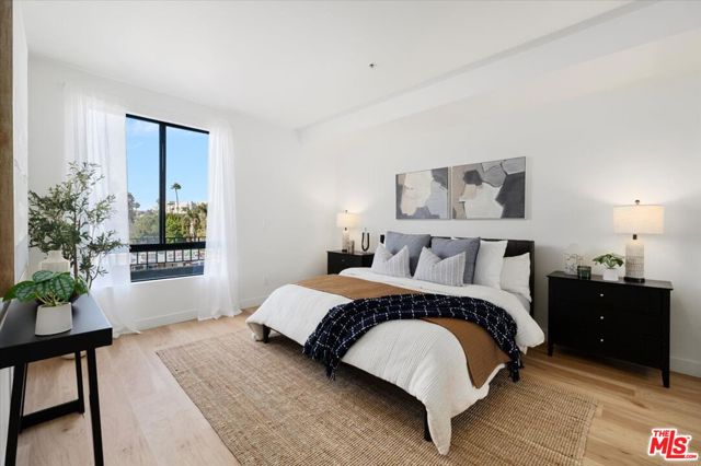 625 S Berendo Street, Los Angeles CA: https://media.crmls.org/mediaz/a34fb9ce-7653-45a4-926d-5281b870bf81.jpg