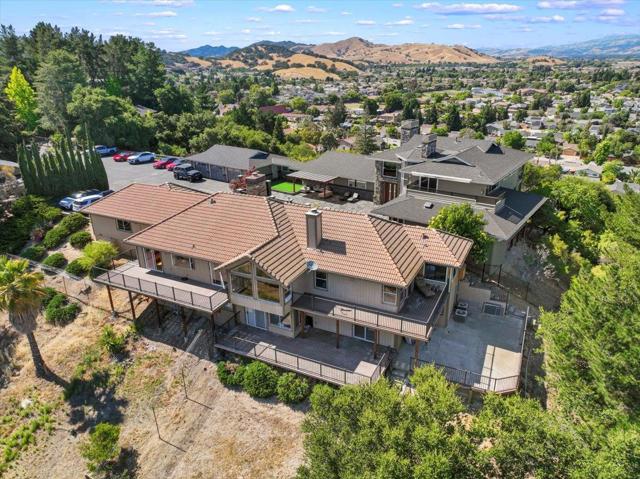 1501 Welburn Avenue, Gilroy CA: https://media.crmls.org/mediaz/a35007b4-db91-4e87-97bb-298eb8ba27c5.jpg