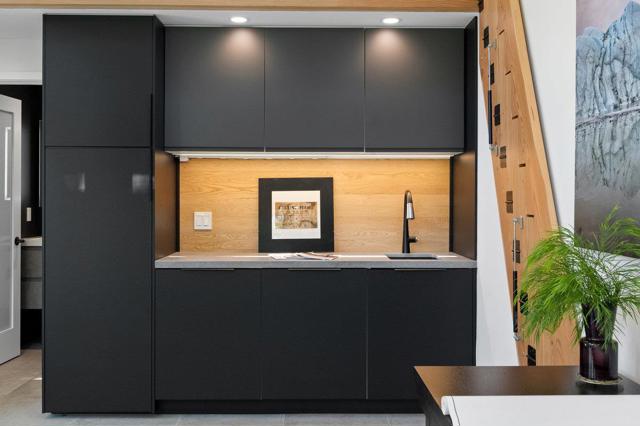 137 30th Avenue, San Mateo CA: https://media.crmls.org/mediaz/a3504b1b-9296-4b4d-a8bb-58134a0bd046.jpg