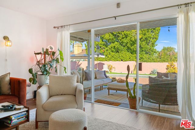 74060 Setting Sun Trail, Palm Desert CA: https://media.crmls.org/mediaz/a35149f9-22b8-4796-9a61-e623fe9b2204.jpg