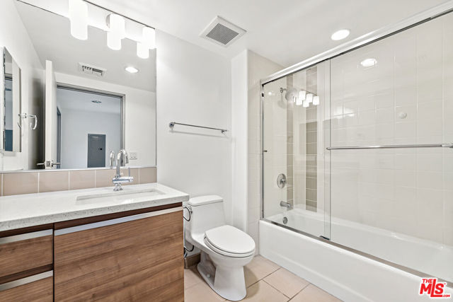 3119 Via Dolce, Marina del Rey CA: https://media.crmls.org/mediaz/a3519462-2a97-4ac6-8984-74204ffb1886.jpg