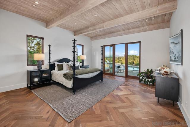 4728 El Aspecto, Rancho Santa Fe CA: https://media.crmls.org/mediaz/a352460e-c53c-47b3-92e5-38088be6ea93.jpg