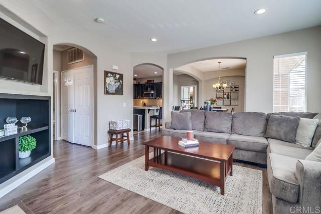 Detail Gallery Image 4 of 26 For 779 Caminito Francisco #1,  Chula Vista,  CA 91913 - 2 Beds | 2 Baths