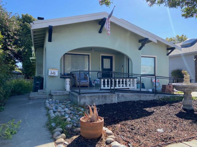 345 6th Street, Hollister CA: https://media.crmls.org/mediaz/a353ea7b-3466-4f66-bd07-74c74de2e52f.jpg