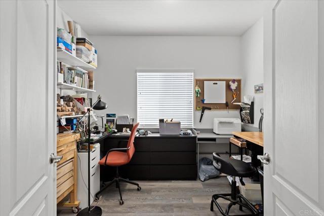 Office/study/hobby room