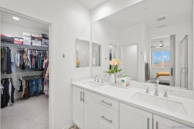 1235 Via Lucero, Oceanside CA: https://media.crmls.org/mediaz/a3540e7c-6958-4c17-b378-0d0d41e5c512.jpg