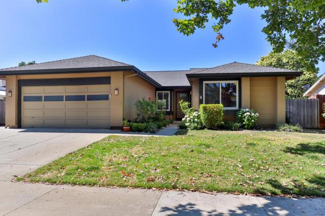 970 W 6th Street, Gilroy CA: https://media.crmls.org/mediaz/a3543807-123e-491e-b01d-28a86cbc837f.jpg