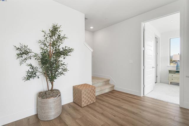 2388 Stanford Street, Alameda CA: https://media.crmls.org/mediaz/a3549c5d-1492-4ae4-8768-85e5cccced40.jpg