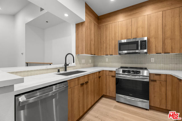 Drew Fenton | 1648 Palisades Drive Pacific Palisades CA | MLS: 7459601