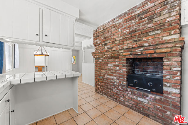 5013 Catalon Avenue, Woodland Hills CA: https://media.crmls.org/mediaz/a3560661-8a54-4afd-97c6-ffed9405e86d.jpg