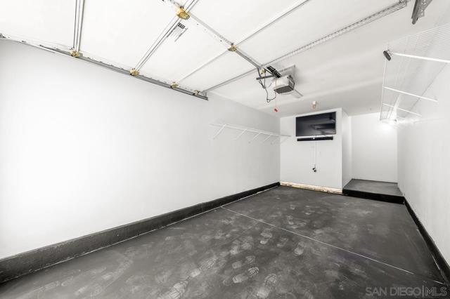 1338 Starry Way, San Diego CA: https://media.crmls.org/mediaz/a3563773-7131-4ada-900f-d87420309ee6.jpg