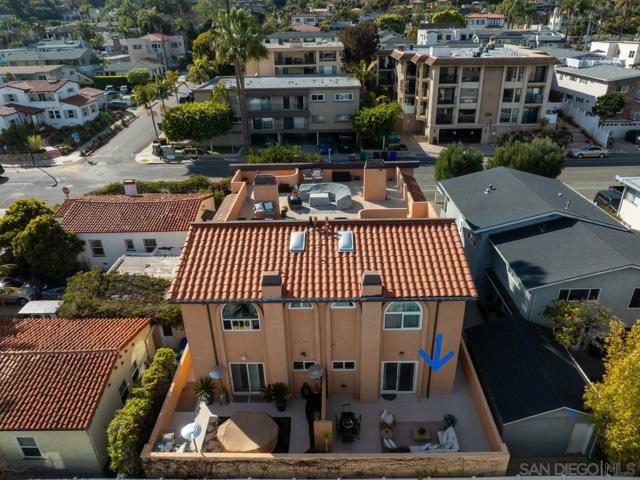 361 Rosecrans Street, San Diego CA: https://media.crmls.org/mediaz/a35695f3-c04f-49de-a1ea-9eee4ed86211.jpg