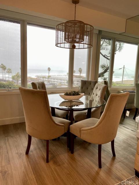 1562 Camino Del Mar, Del Mar CA: https://media.crmls.org/mediaz/a3569ad5-5bb9-4d8a-9085-34f51c6ab171.jpg