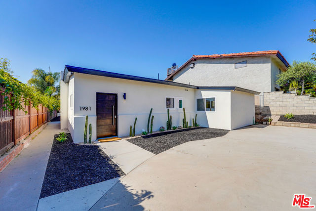1981 Wilbur Avenue, San Diego CA: https://media.crmls.org/mediaz/a356ac7f-f5c2-407d-9adb-2e6823f6401e.jpg