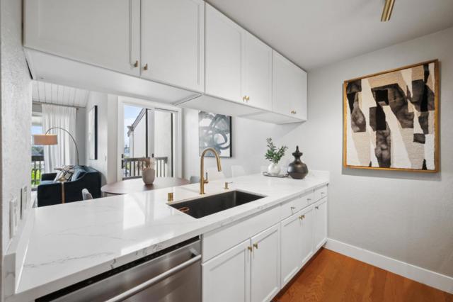 2101 Shoreline Drive, Alameda CA: https://media.crmls.org/mediaz/a356dfbf-3aa5-4b00-afef-b92baec3786e.jpg